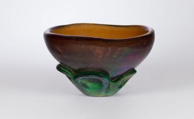 Carlo Scarpa: Zweifarbige Schale mit geätzter Oberfläche aus der Ausstellung "Le forme del vetro".<br>Foto: LWL/Luca Masarà