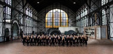Der Konzertchor Westfalica in der Maschinenhalle der Zeche Zollern.<br>Foto: Grothus/Loew