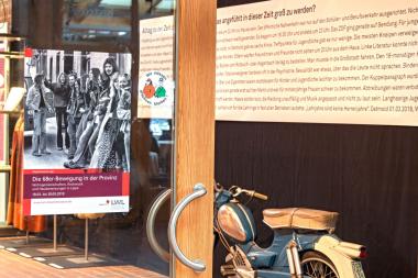 "Was ist geblieben" ist das Thema des Erzählcafés zum Abschluss der Sonderausstellung "Die 68er-Bewegung in der Provinz" im Ziegeleimuseum Lage<br>Foto: LWL/Holtappels