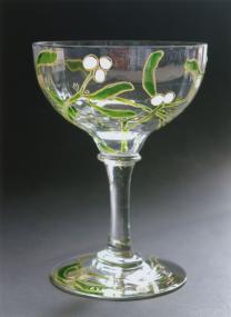 Pokal mit floralem Schnitt und "geblänkten Kugeln", Böhmen, 1680/90.<br>Foto: Christian Jentsch