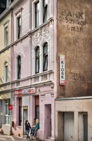 Polnische Spur in Bochum: Fassadenaufschrift der ehemaligen Bank Rabotnikóv in der Bochumer Innenstadt.<br>Foto: LWL/Hackenberg