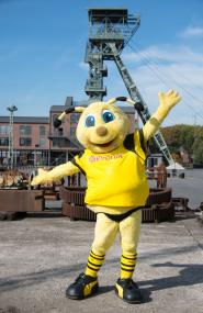 Auch BVB-Maskottchen "Emma" hat bereits die Zeche Zollern besucht.<br>Foto: LWL/Hudemann
