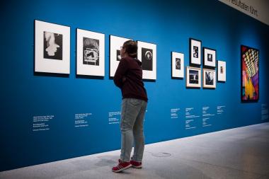 Die Ausstellung "Bauhaus und Amerika" präsentiert unter anderem Werke zur experimentellen Fotografie. Diese sind Gegenstand des Vortrags "Isn't that bauhausy" am Langen Freitag.<br>Foto: LWL/Christoph Steinweg