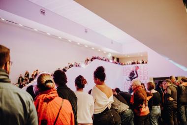 Das Museum war gut besucht zur Jungen Nacht im Januar 2019 - Junge Leute auf allen Rängen.<br>Foto: LWL/Meike Reiners