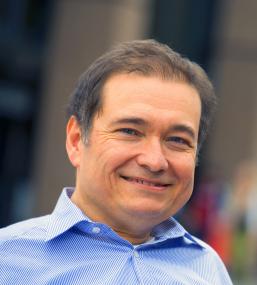 Prof. Onur Güntürkün ist zu Gast im LWL-Planetarium Münster und berichtet über das menschliche Gehirn.<br>Foto: RUB/Nelle