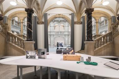 Unter den Multiples von Beuys, die das Ehepaar Rotert dem LWL-Museum für Kunst und Kultur geschenkt hat, ist auch die berühmte grüne Violine des Düsseldorfer Künstlers Beuys.<br>Foto: LWL/Christoph Steinweg