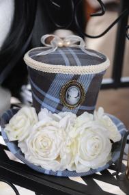 Auch ausgefallene Hüte gehören zum Angebot des Steampunk-Flohmarktes auf der Zeche Nachtigall.<br>Foto: LWL/Kleine