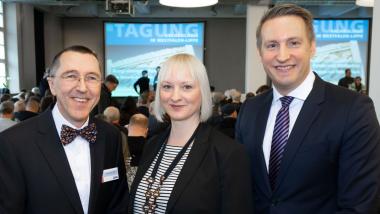 Prof. Michael Rind, Direktor der LWL-Archäologie, Dr. Cornelia Bauer, Referatsleiterin der LWL-Kulturabteilung, und Thomas Schürmann, Referatsleiter im NRW-Heimatministerium, eröffneten die Tagung (v.l.n.r.).<br>Foto: LWL/S. Brentführer