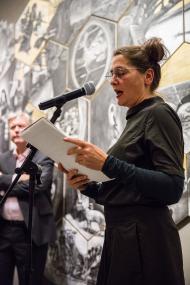 Die Künstlerin Anke Feuchtenberger präsentierte im vergangenen September ihr Werk Tracht und Bleiche", in dem das Mittelalter auf Comic-Kunst trifft.<br>Foto: LWL/Christoph Steinweg
