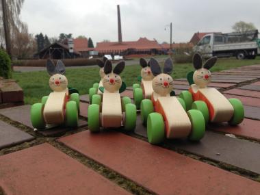 Pole Position für den Osterhasen im Ziegeleimuseum Lage.<br>Foto: LWL
