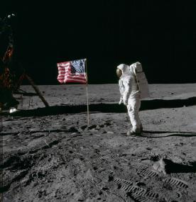 Der Pilot der Mondlandefähre Edwin "Buzz" Aldrin posiert für ein Foto, das Neil Armstrong aufnahm.<br>Foto: NASA