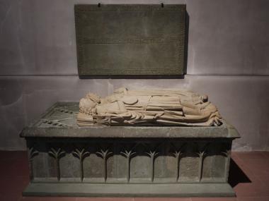 Die Tumba im Arnsberger Kloster Wedinghausen bevor die LWL-Experten sie geöffnet haben.<br>Foto: LWL/Essling-Wintzer