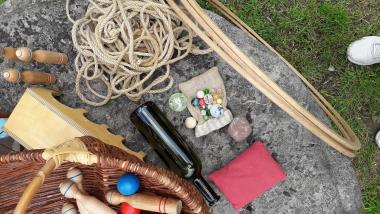 Alte Kinderspiele in der Glashütte Gernheim.<br>Foto: LWL/Katharina 