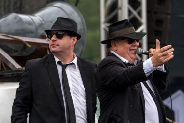 Die "Blues Brothers" Jake und Elwood treten auf der Zeche Zollern auf.<br>Foto: Blue Onions