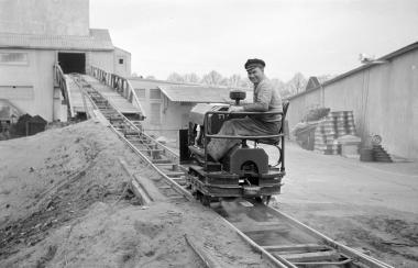 Feldbahnbetrieb im Hartsteinwerk der Fa. Claas in Harsewinkel Anfang der 1950er Jahre.<br>Foto: Claas