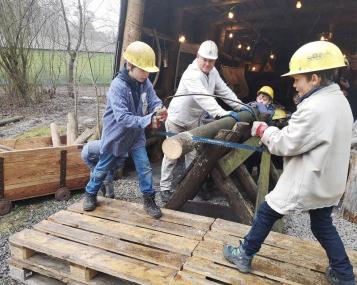 Auf Zeche Nachtigall können Kinder bei den Ferienspielen "rauben", schrauben und bauen.<br>Foto: LWL 