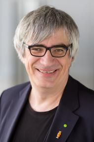 Prof. Metin Tolan spricht am 18. Juli auf der Zeche Zollern über James Bond im Visier der Physik.<br>Foto: TU Dortmund / Lutz Kampert