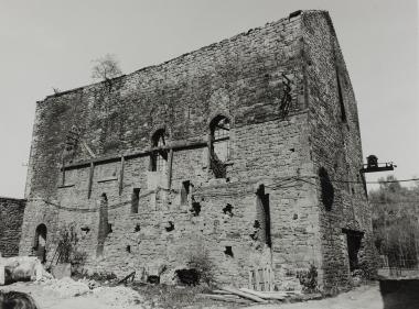 Das Maschinenhaus der Zeche Nachtigall vor der Restaurierung, April 1984.<br>Foto: Berthold Socha
