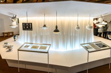 Blick in die Ausstellung "Leuchten der Moderne".<br>Foto: LWL / Hübbe