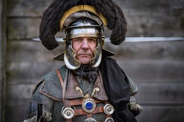 Im August kann sich im LWL-Römermuseum jeder seine eigene römische Rüstung basteln, so wie sie die Legionäre einst trugen.<br>Foto: LWL/P. Jülich