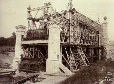Die Historische Aufnahme vom 3. September 1897 zeigt das Hebewerk während seiner Erbauung.<br>Foto: LWL