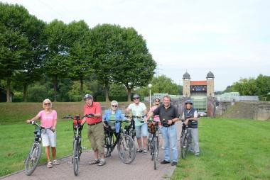 Herbert Niewerth leitet die Radtour zum "Heimatmuseum Unser-Fritz".<br>Foto: LWL/Hudemann