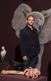 Museumsdirektor Dr. Jan Ole Kriegs freut sich über den Erfolg der Sonderausstellung "Das Gehirn".Foto: LWL/Steinweg