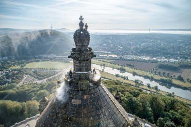 Im Rahmen seines Kultursponsorings reinigt Kärcher in Zusammenarbeit mit dem Denkmaleigentümer das Kaiser-Wilhelm-Denkmal in Porta Westfalica. Die Arbeiten starten im Rahmen der Instandhaltungsmaßnahmen des Denkmaleigentümers, der Westfälisch-Lippischen Vermögensverwaltungsgesellschaft (WLV), am 24. September und werden fünf Wochen andauern.<br>Foto: Kärcher