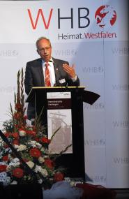 Der Vorsitzende des Westfälischen Heimatbundes Matthias Löb eröffnet den Westfalentag.<br> Foto: Jürgen Appelhans/ WHB