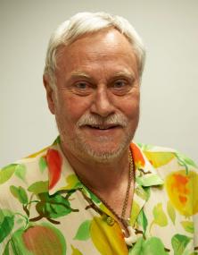 Rolf-Peter Kudritzki erklärt wie die Vermessung des Universums funktioniert.<br>Foto: MIAPP,WenzelSchuermann