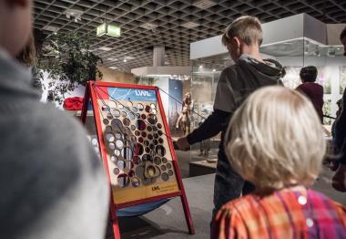 Im LWL-Museum für Naturkunde warten zahlreiche Mitmach-Aktionen auf die großen und kleinen Museumsgäste.<br>Foto: LWL/Steinweg