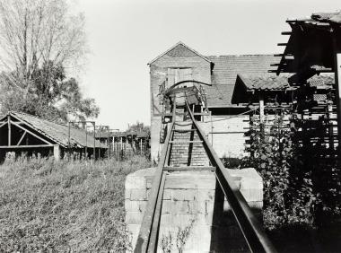 Schrägenaufzug für die Muldenkipper zum Kippboden, September 1984.<br>Foto: Bertold Socha