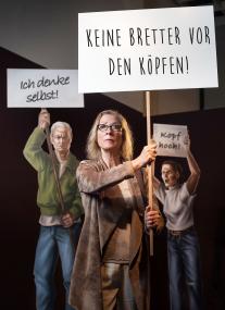 Beate Reker bietet nochmals ihren exklusiven Rundgang für Literaturliebhaber durch die Ausstellung "Das Gehirn" an.<br>Foto: LWL/Steinweg
