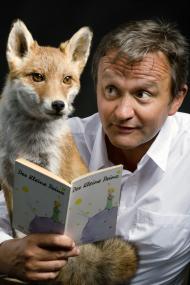 Manne Spitzer liest aus dem Buch "Der Kleine Prinz" unter den Sternen des Planetariums.<br>Foto: LWL/Oblonczyk