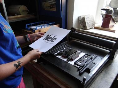 Auch eine Mitmachaktion beim Papiertag: Buchstaben selber setzen und abdrucken.&lt;br&gt;Foto: LWL 