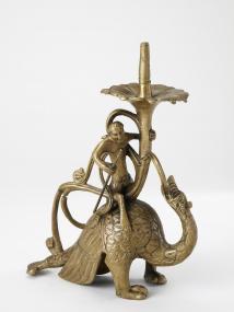 Der romanische Drachenleuchter aus Hildesheim, entstanden um 1200, wird in der Barbarossa-Ausstellung zu sehen sein. Dauerleihgabe des Bistums Münster.<br>Foto: LWL/Ahlbrand-Dornseif