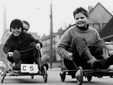 Seifenkistenrennen in Castrop-Rauxel-Schwerin, ca. 1965.<br>Foto: LWL-Archiv/Helmut Orwat 