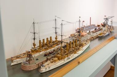 Das zwei Meter lange Diorama zeigt einen Marinestützpunkt um 1911 in der chinesischen Stadt Tsingtau.<br>Foto: LWL/Gehrmann 