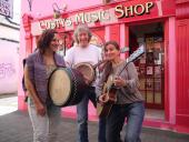 "Fragile Matt" (Foto)) musizieren zusammen mit "Shamrock" auf der Oberwasser-Bühne im Schiffshebewerk Henrichenburg.<br>Foto: Band