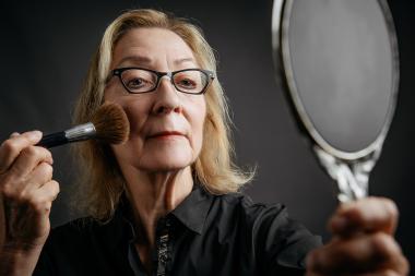 "Spieglein, Spieglein an der Wand: wie sehe ich aus?" Mit dieser und vielen weiteren Fragen befasst sich Beate Reker in ihrem literarischen Blick auf die Schönheit. <br>Foto: LWL/Steinweg