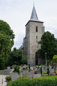 Blick auf die Westseite der Kirche nach der Sanierung im Jahr 2020. <br>Foto: LWL/Leonard Lamprecht.