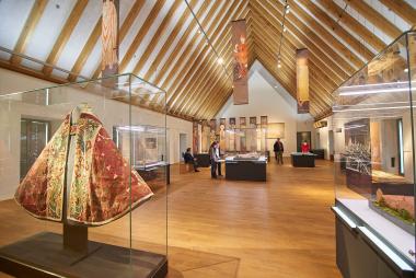 Einblick ins Klosterleben: Die Dalheimer Dauerausstellung zeigt rund 200 Exponate - darunter archäologische Objekte, kostbare Messgewänder, Altäre und Tafelgemälde, Urkunden und historische Dokumente. <br>Foto: LWL/Hoffmann