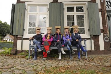 Das LWL-Freilichtmuseum Detmold feiert 2021 Jubiläum und sucht Museumsfotos der Besu-cher.<br>Foto: LWL/Klein