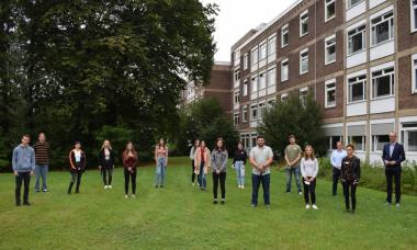 Begrüßung der neuen Azubis und FSJler:innen während einer Einführungsveranstaltung in der LWL-Universitätsklinik Hamm.&lt;br&gt;Foto: LWL 