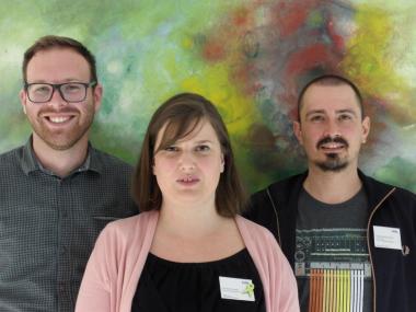 Aleksandar Stevic (Psychiater), Christina Naber (Genesungsbegleiterin) und Matthias Pauge (Pflegeentwicklung) gestalten den Gesprächsabend in der LWL-Klinik Dortmund.<br>Foto: LWL/Herstell
