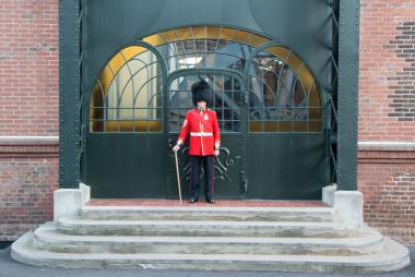 Bei der Dortmunder Museumsnacht belagern Irish Guards das Gelände der Zeche Zollern.&lt;br&gt;Foto: Alexander Muszeika 