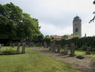 Der Landschaftsverband Westfalen-Lippe lädt zu einer Führung auf dem Jüdischen Friedhof in Warburg ein.&lt;br&gt;Foto: LWL/Brockmann-Peschel 