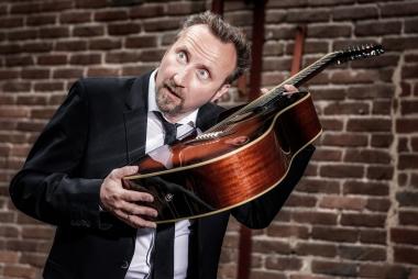 Helmut Sanftenschneider schmiert wieder &quot;Nachtschnittchen&quot; auf der Zeche Hannover.&lt;br&gt;Foto: Helmut Sanftenschneider 