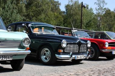 Fachgespräche, glänzender Lack und brummende Motoren beim Oldtimertreffen auf Zeche Nachtigall.&lt;br&gt;Foto: LWL/Linke 
