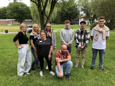 Der LWL-Wohnverbund begrüßt seinen neuen Kolleginnen und Kollegen, die teilweise für ein Foto zur Verfügung standen.&lt;br&gt;Foto: LWL/Bücker 